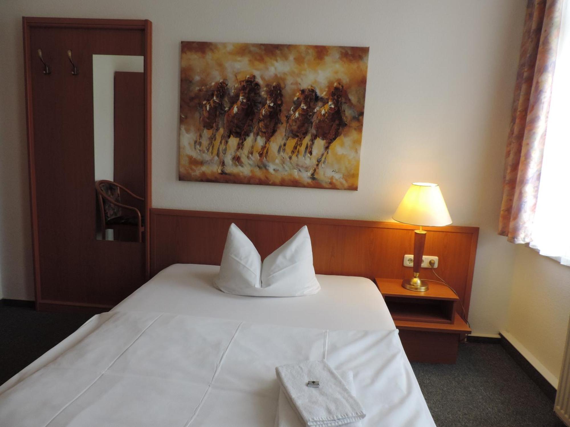 Hotel Carl Von Clausewitz Burg bei Magdeburg Phòng bức ảnh